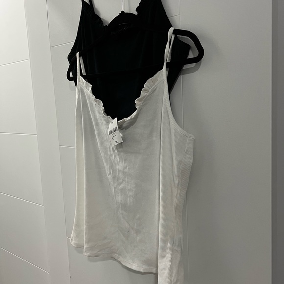 🔸Forever 21 Plus tanks - 1 Black, 1 White - 3X🔸 - Picture 6 of 6